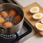 Bollitura delle uova perfette: quanto tempo e a quale temperatura evitare il verde interno